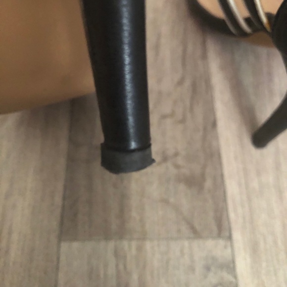 😊 3/$40. Beautiful Black & White heels - Picture 5 of 6